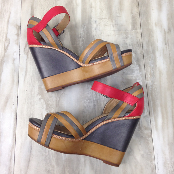 Spendid Shoes - ❤️HP❤️Spendid Wedges 7.5